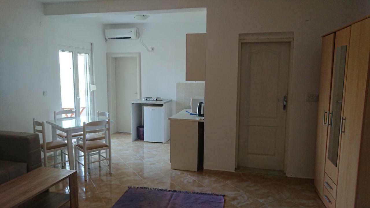 Luce Di Sole Apartment อุลซิน ภายนอก รูปภาพ